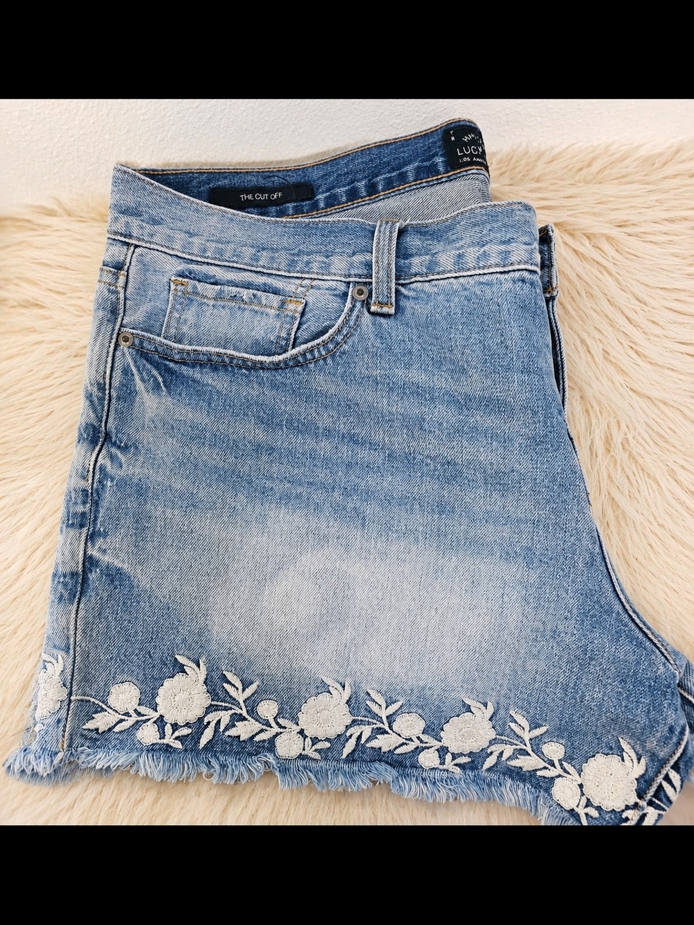 Lucky Brand The Cut Off Floral Embroidered Denim Shorts Size 14/32